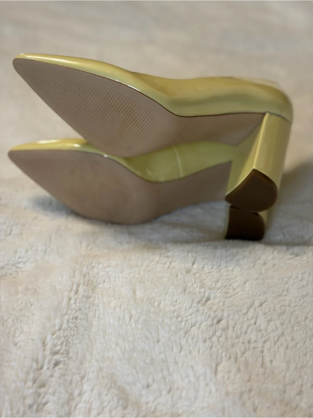 Mark Fisher 'Viviene' Block Heel Pumps Patent Yellow Pointed Toe. New w/o tags. - Picture 3 of 6